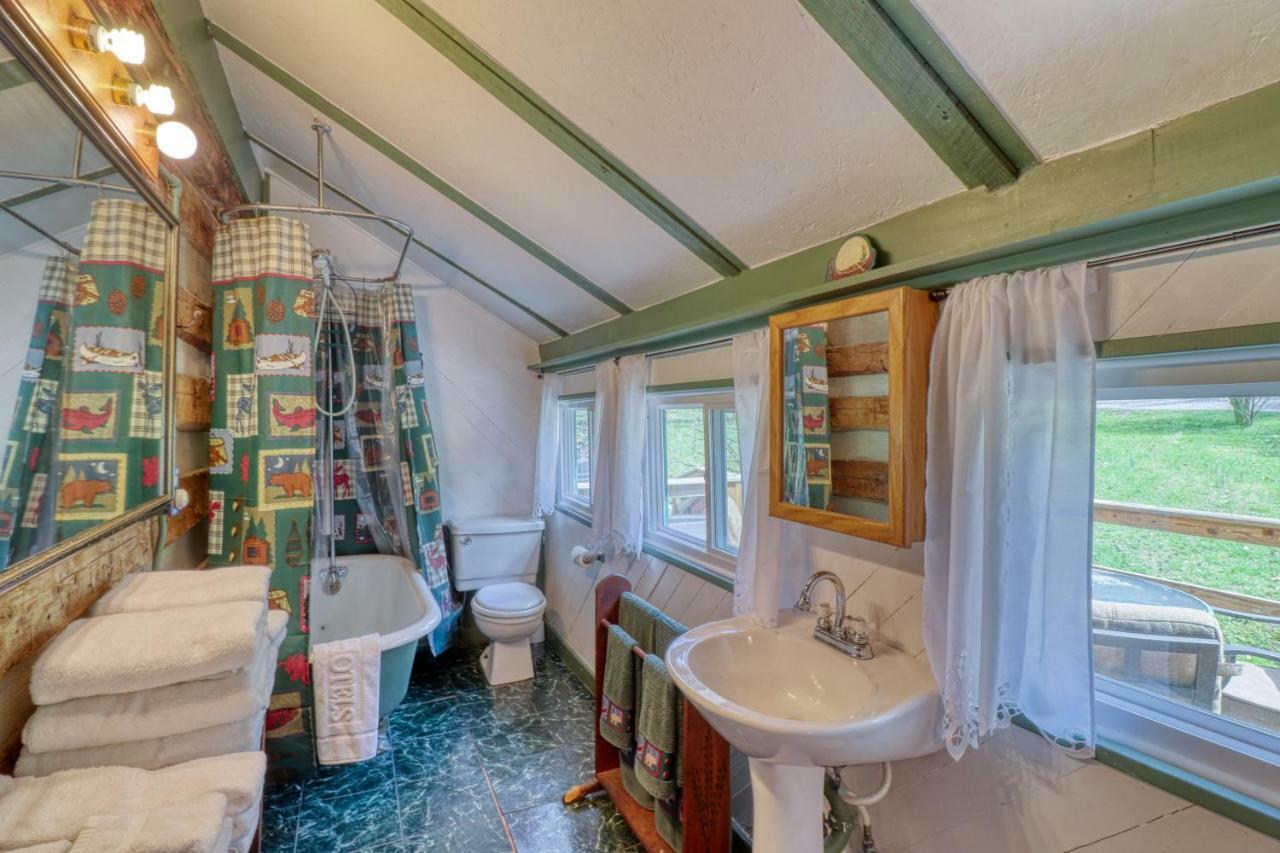 1 Bed 1 Bath Vacation Home In Sylva Exterior foto